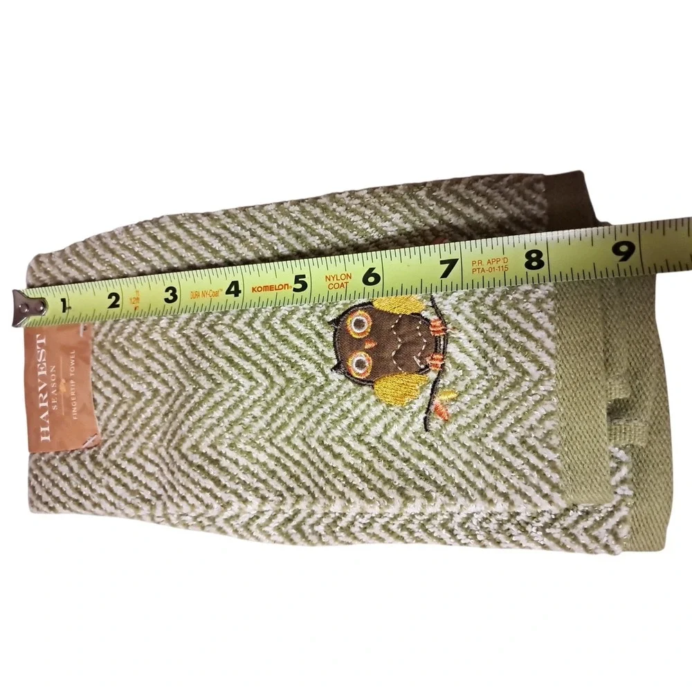 2 Piece Bath Hand Towel Set.  One Fingertip Towel And One‎ Hand Towel New